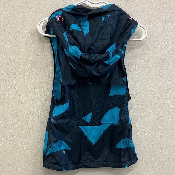 Lululemon “Pack it” vest Women's Blue Patterned size 2 - Picture 8 of 16
